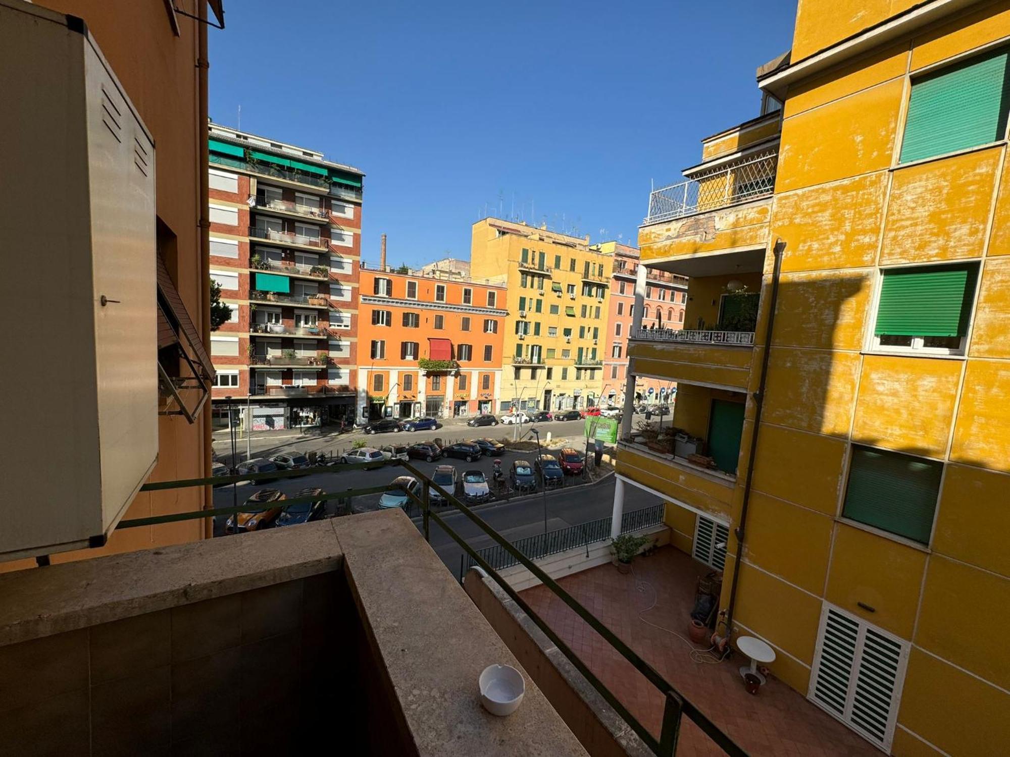 Loft Luminoso A 10 Minuti Dal Colosseo Apartment